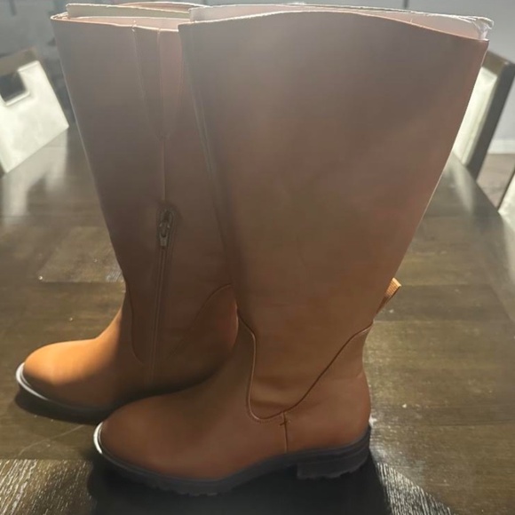 Amazon Essentials Women's Knee High Riding Boot - Picture 3 of 9